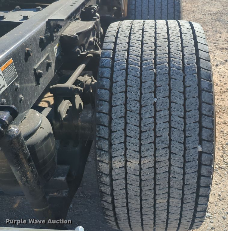 image for item OD9112 2020 Kenworth T680  semi truck