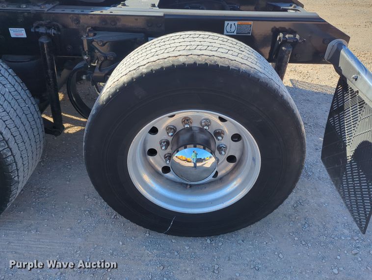 image for item OD9112 2020 Kenworth T680  semi truck