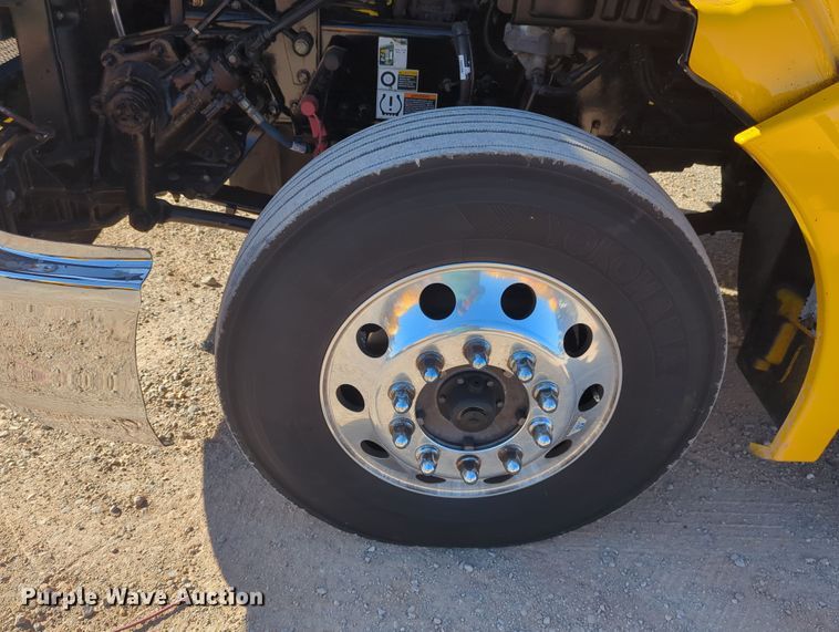 image for item OD9112 2020 Kenworth T680  semi truck