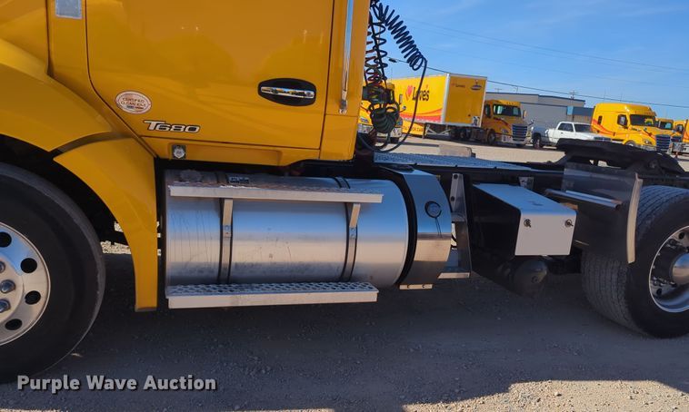 image for item OD9114 2019 Kenworth T680  semi truck