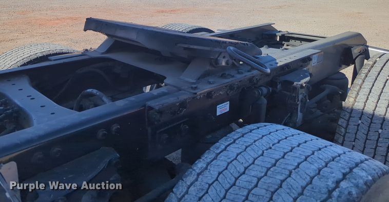 image for item OD9114 2019 Kenworth T680  semi truck