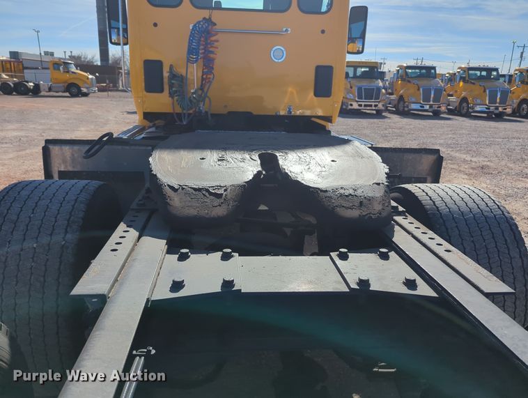 image for item OD9114 2019 Kenworth T680  semi truck