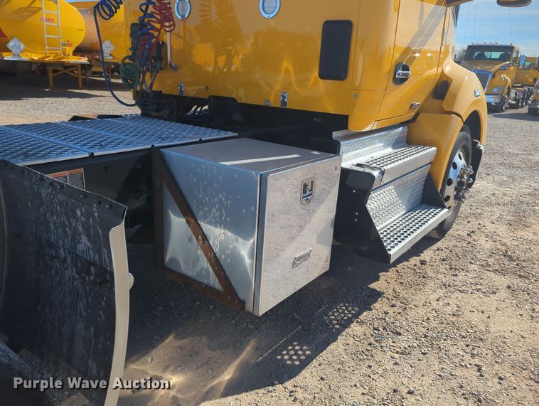 image for item OD9114 2019 Kenworth T680  semi truck