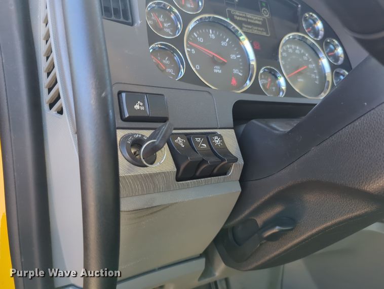 image for item OD9114 2019 Kenworth T680  semi truck