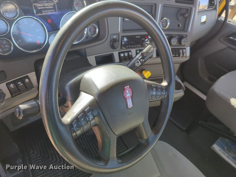 image for item OD9114 2019 Kenworth T680  semi truck