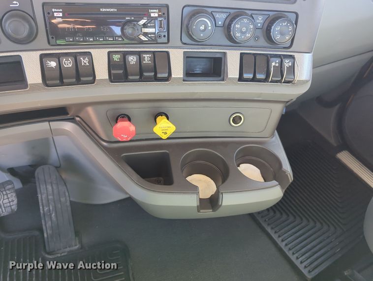 image for item OD9114 2019 Kenworth T680  semi truck