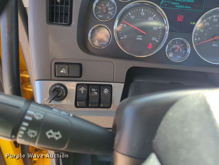 image for item OD9114 2019 Kenworth T680  semi truck