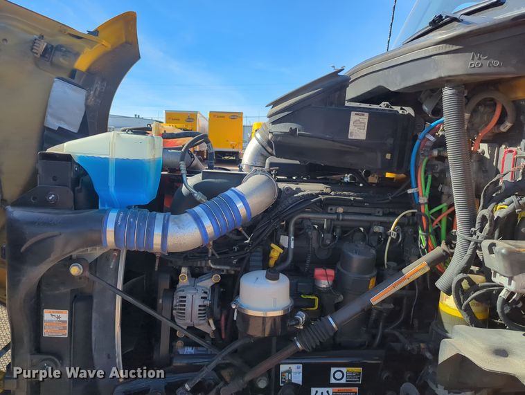 image for item OD9114 2019 Kenworth T680  semi truck