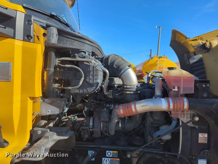 image for item OD9114 2019 Kenworth T680  semi truck