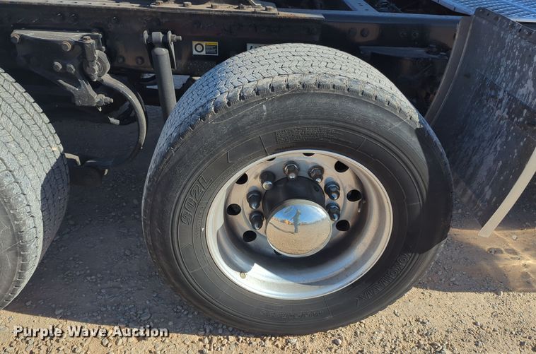 image for item OD9114 2019 Kenworth T680  semi truck