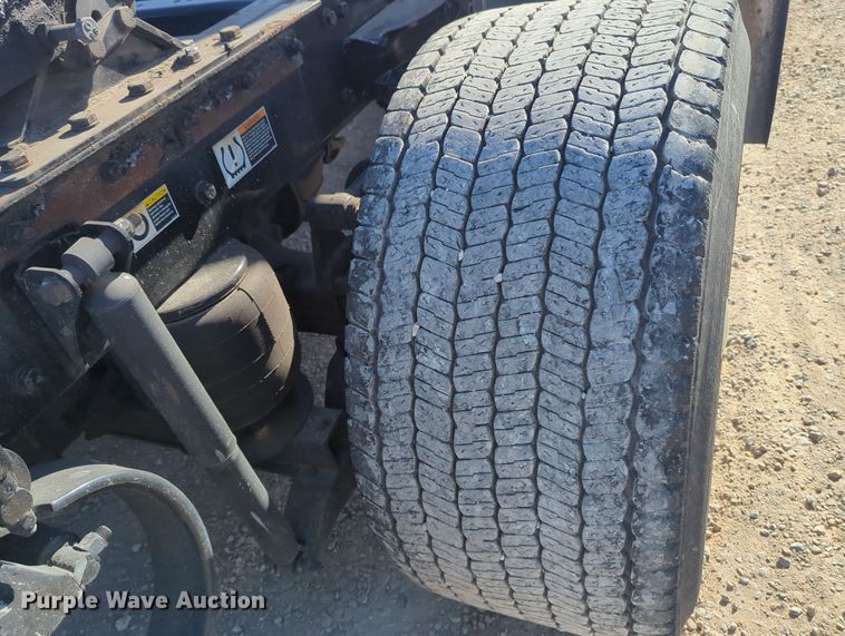 image for item OD9114 2019 Kenworth T680  semi truck