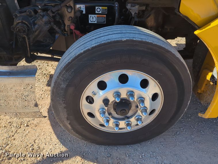 image for item OD9114 2019 Kenworth T680  semi truck