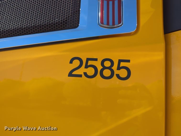 image for item OD9114 2019 Kenworth T680  semi truck