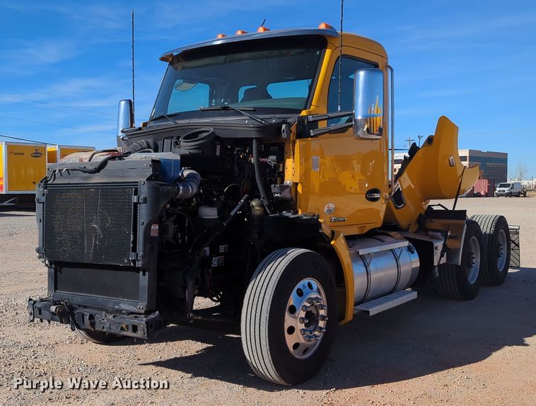 image for item OD9116 2019 Kenworth T680  semi truck