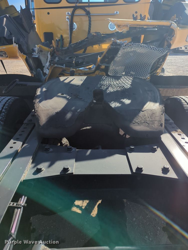 image for item OD9116 2019 Kenworth T680  semi truck