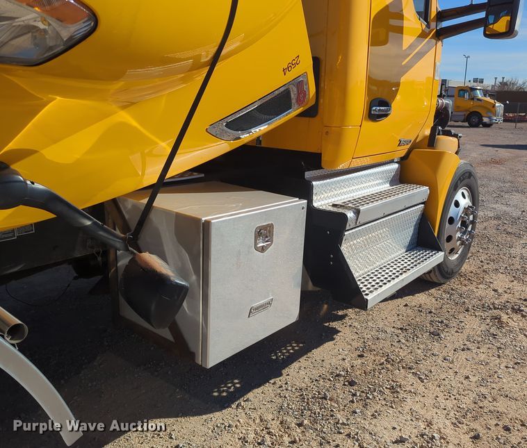 image for item OD9116 2019 Kenworth T680  semi truck