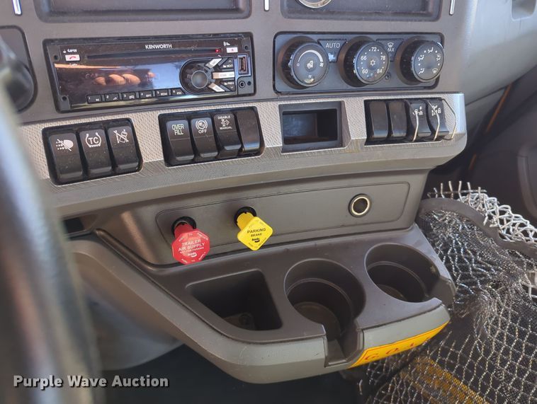 image for item OD9116 2019 Kenworth T680  semi truck