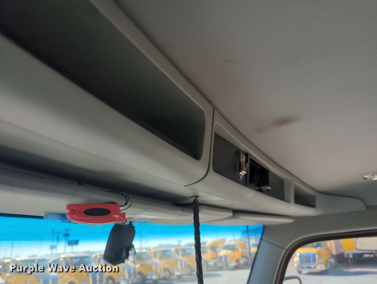 image for item OD9116 2019 Kenworth T680  semi truck