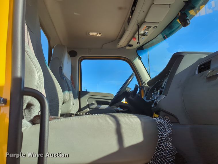 image for item OD9116 2019 Kenworth T680  semi truck