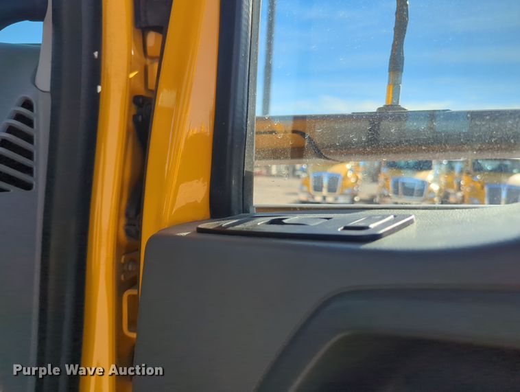 image for item OD9116 2019 Kenworth T680  semi truck