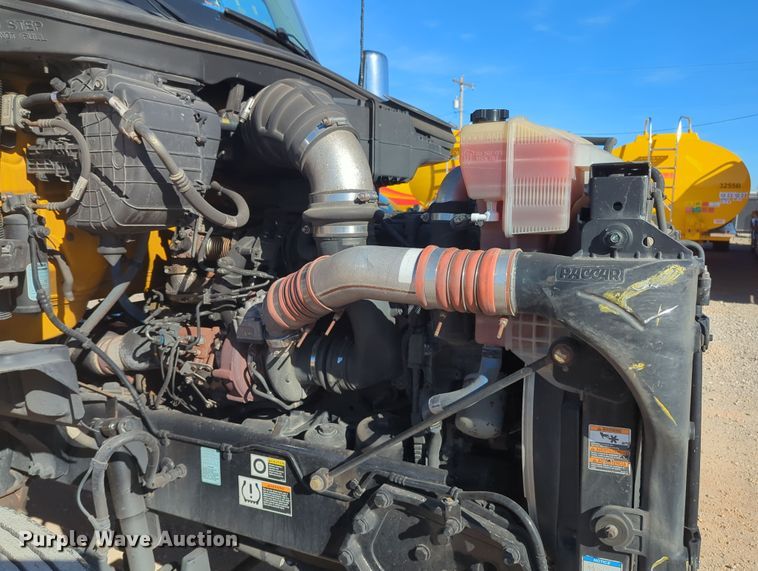 image for item OD9116 2019 Kenworth T680  semi truck