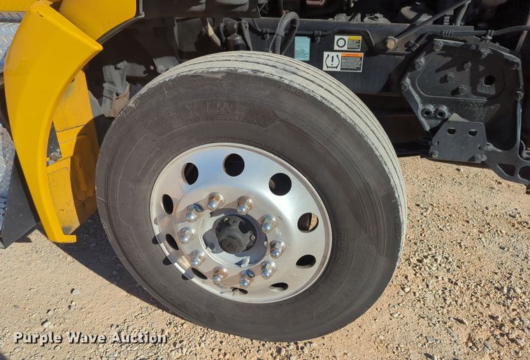 image for item OD9116 2019 Kenworth T680  semi truck