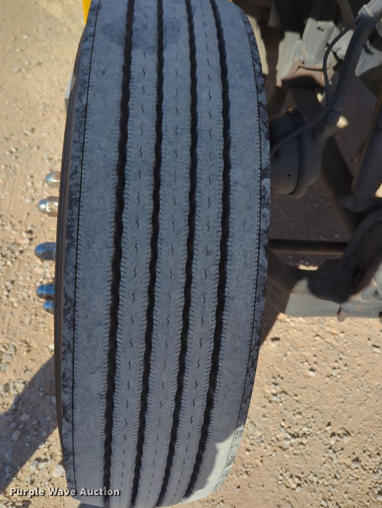 image for item OD9116 2019 Kenworth T680  semi truck