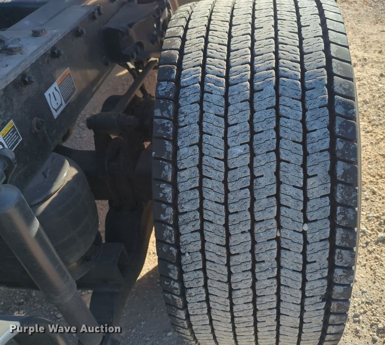 image for item OD9116 2019 Kenworth T680  semi truck