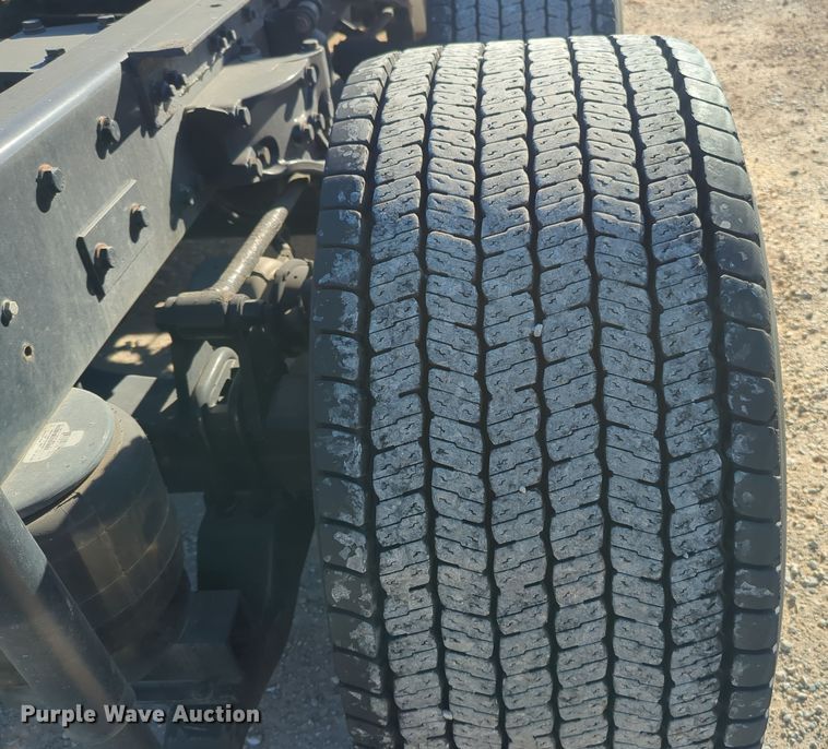 image for item OD9116 2019 Kenworth T680  semi truck