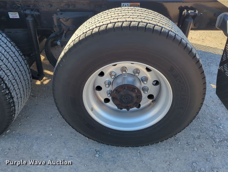 image for item OD9116 2019 Kenworth T680  semi truck