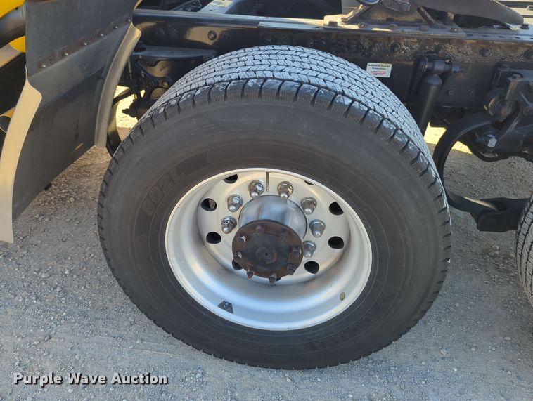 image for item OD9116 2019 Kenworth T680  semi truck