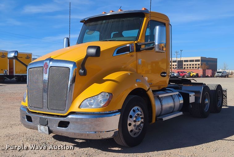 image for item OD9117 2019 Kenworth T680 semi truck