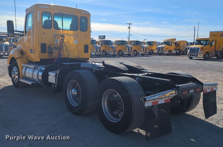 image for item OD9117 2019 Kenworth T680 semi truck