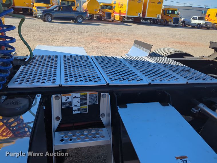 image for item OD9117 2019 Kenworth T680 semi truck