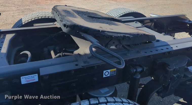 image for item OD9117 2019 Kenworth T680 semi truck