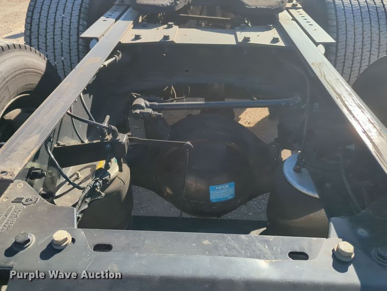 image for item OD9117 2019 Kenworth T680 semi truck