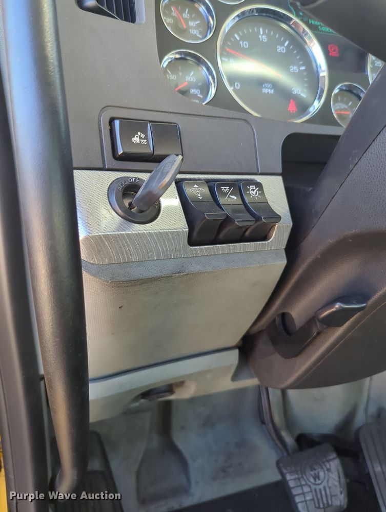 image for item OD9117 2019 Kenworth T680 semi truck