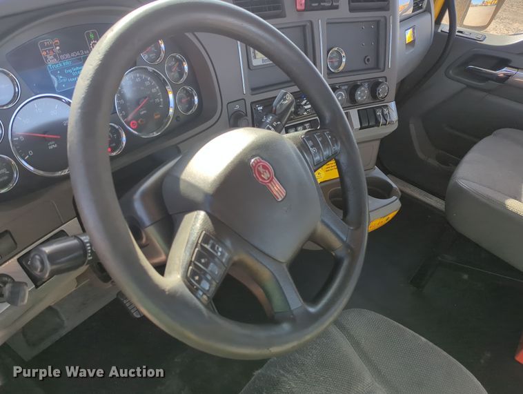 image for item OD9117 2019 Kenworth T680 semi truck