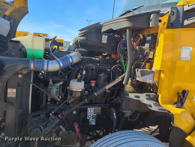 image for item OD9117 2019 Kenworth T680 semi truck