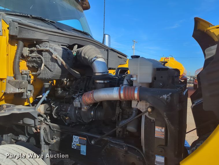image for item OD9117 2019 Kenworth T680 semi truck
