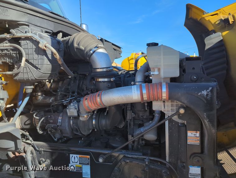 image for item OD9117 2019 Kenworth T680 semi truck