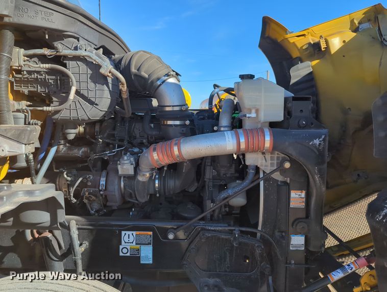 image for item OD9117 2019 Kenworth T680 semi truck