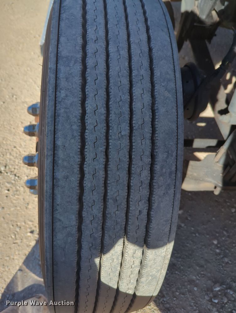 image for item OD9117 2019 Kenworth T680 semi truck