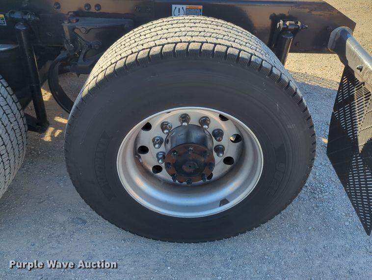 image for item OD9117 2019 Kenworth T680 semi truck