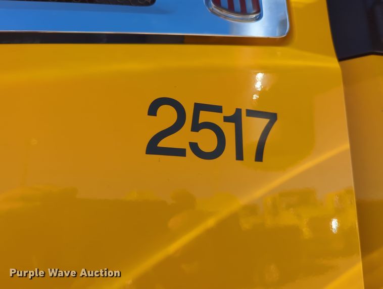 image for item OD9117 2019 Kenworth T680 semi truck