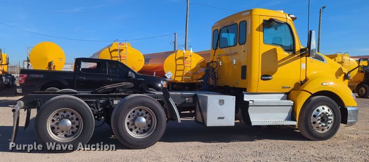 image for item OD9118 2019 Kenworth T680  semi truck