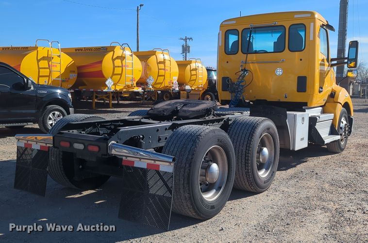 image for item OD9118 2019 Kenworth T680  semi truck