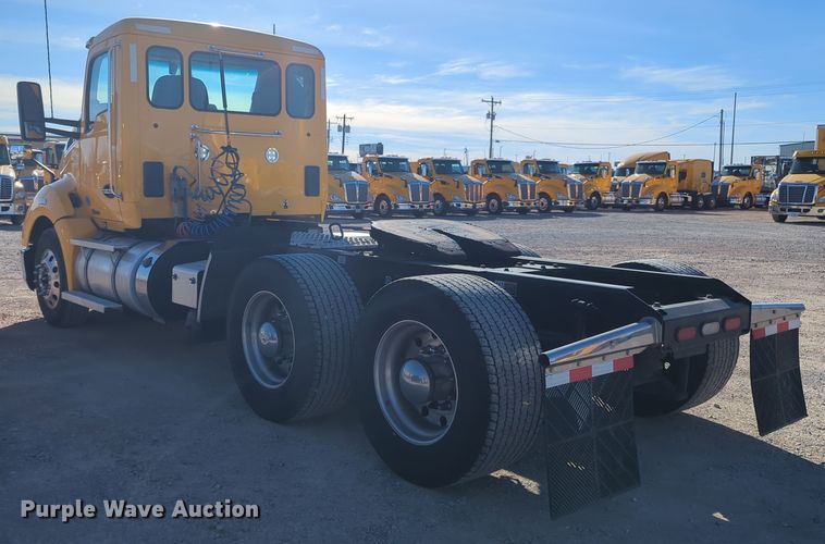 image for item OD9118 2019 Kenworth T680  semi truck