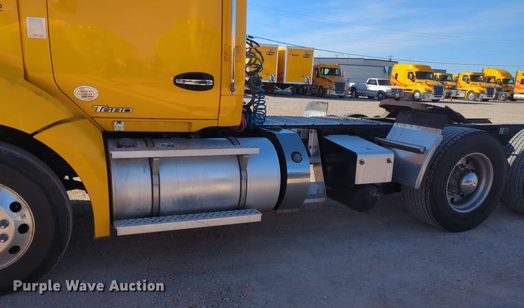 image for item OD9118 2019 Kenworth T680  semi truck