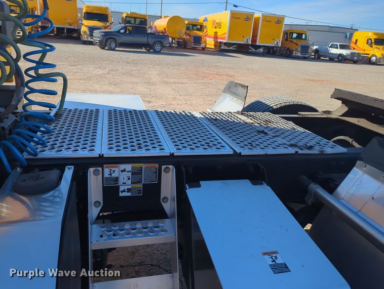 image for item OD9118 2019 Kenworth T680  semi truck